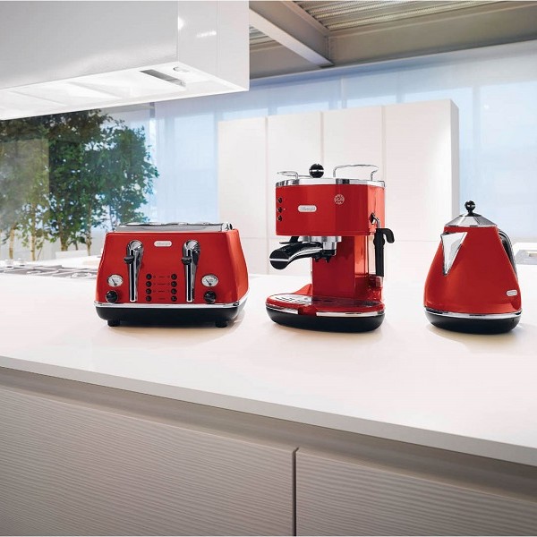DeLonghi Icona Retro 4 Slice Scarlet Red Toaster CTO4003R