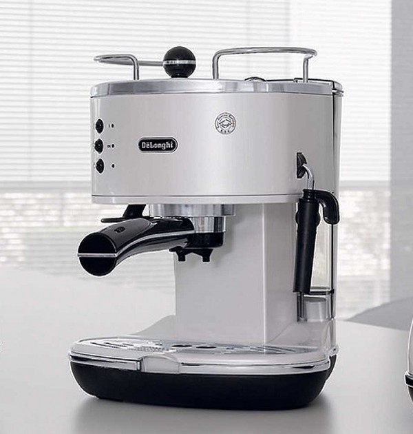 DeLonghi Icona Retro Pump Espresso Cappuccino Machine Pearl White ECO310W