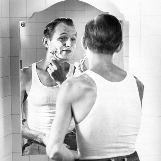 Electric Versus Safety Razors