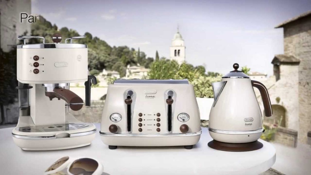 DeLonghi Icona Vintage Kettle & Toaster Set Cream KBOV3001BG